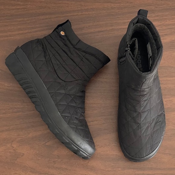BOGS Snowday II Boots Short Womens 9 Black Insulated Side-Zip Winter Outdoor - Picture 1 of 10